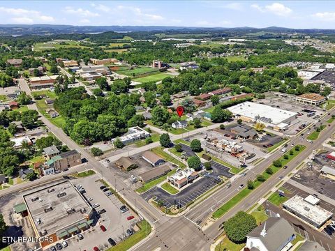 Tiny photo for 814 E Jefferson St, Jefferson City, TN 37760 (MLS # 1343108)