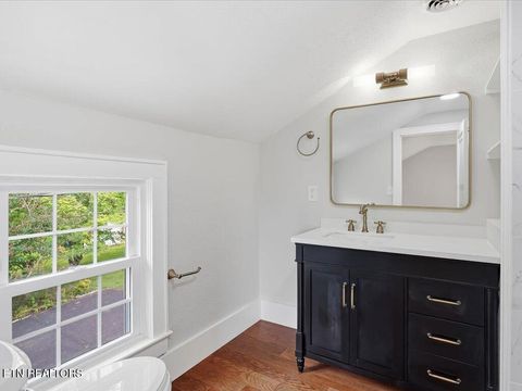 Tiny photo for 814 E Jefferson St, Jefferson City, TN 37760 (MLS # 1343108)