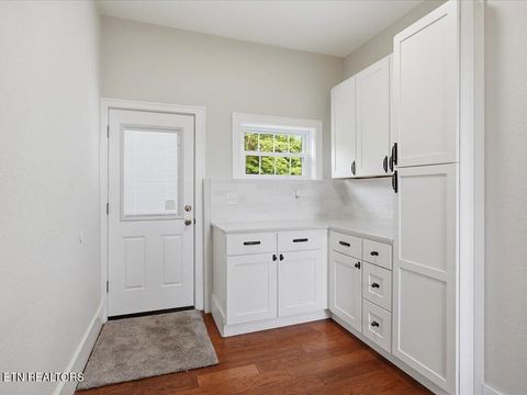 Tiny photo for 814 E Jefferson St, Jefferson City, TN 37760 (MLS # 1343108)