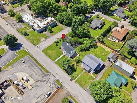 Tiny photo for 814 E Jefferson St, Jefferson City, TN 37760 (MLS # 1343108)