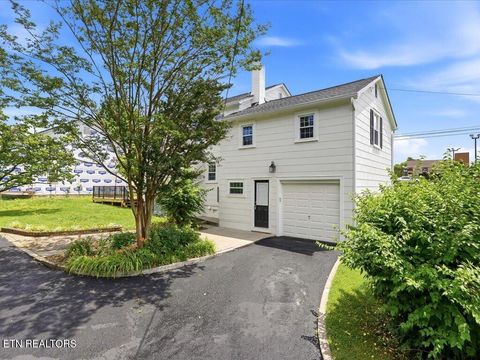 Tiny photo for 814 E Jefferson St, Jefferson City, TN 37760 (MLS # 1343108)