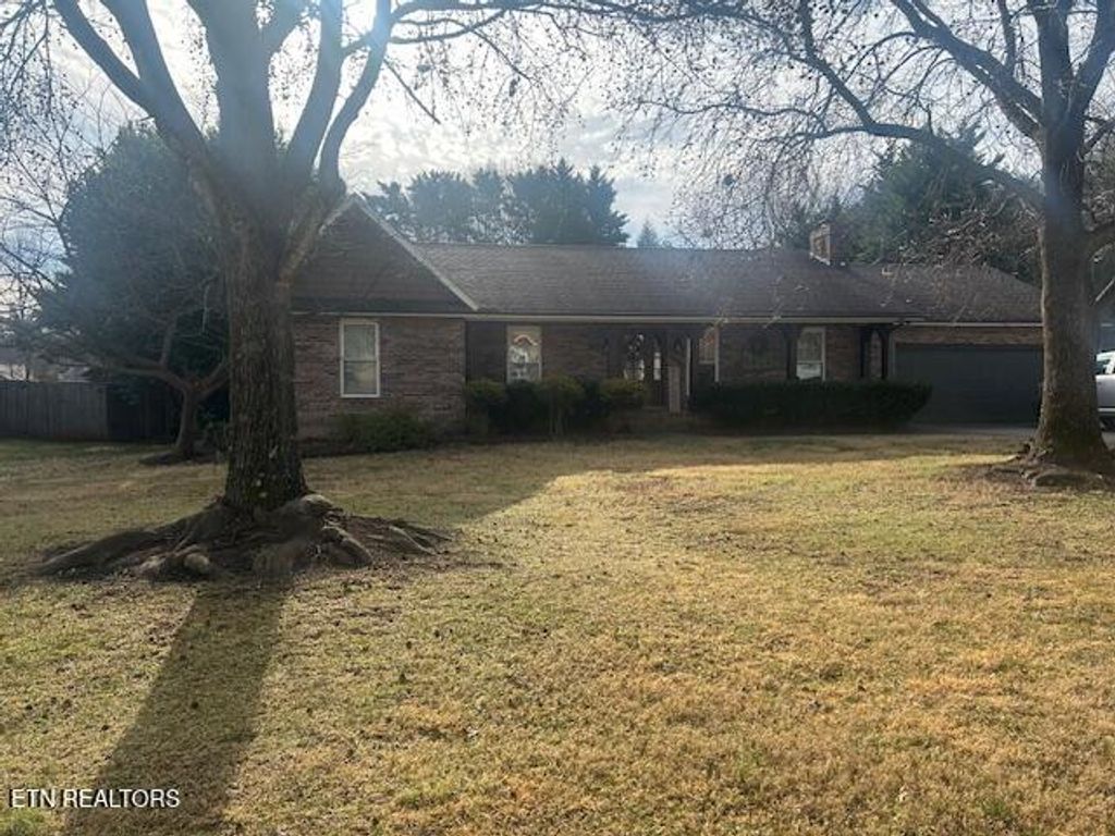 Photo of 1836 Westcliff Drive, Maryville, TN 37803 (MLS # 1329747)