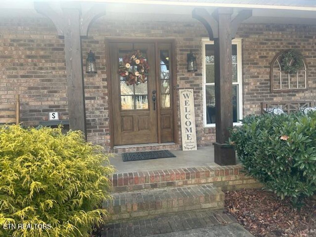 Photo of 1836 Westcliff Drive, Maryville, TN 37803 (MLS # 1329747)