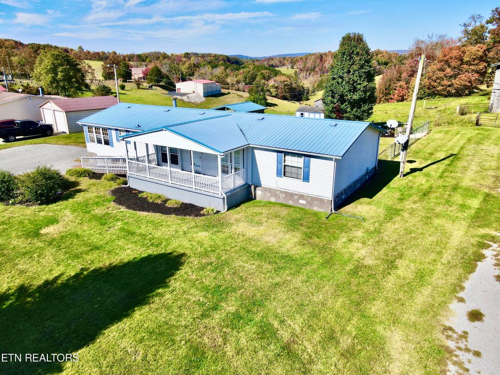 Photo of 1541 Cave Springs Rd, Tazewell, TN 37879 (MLS # 1243804)