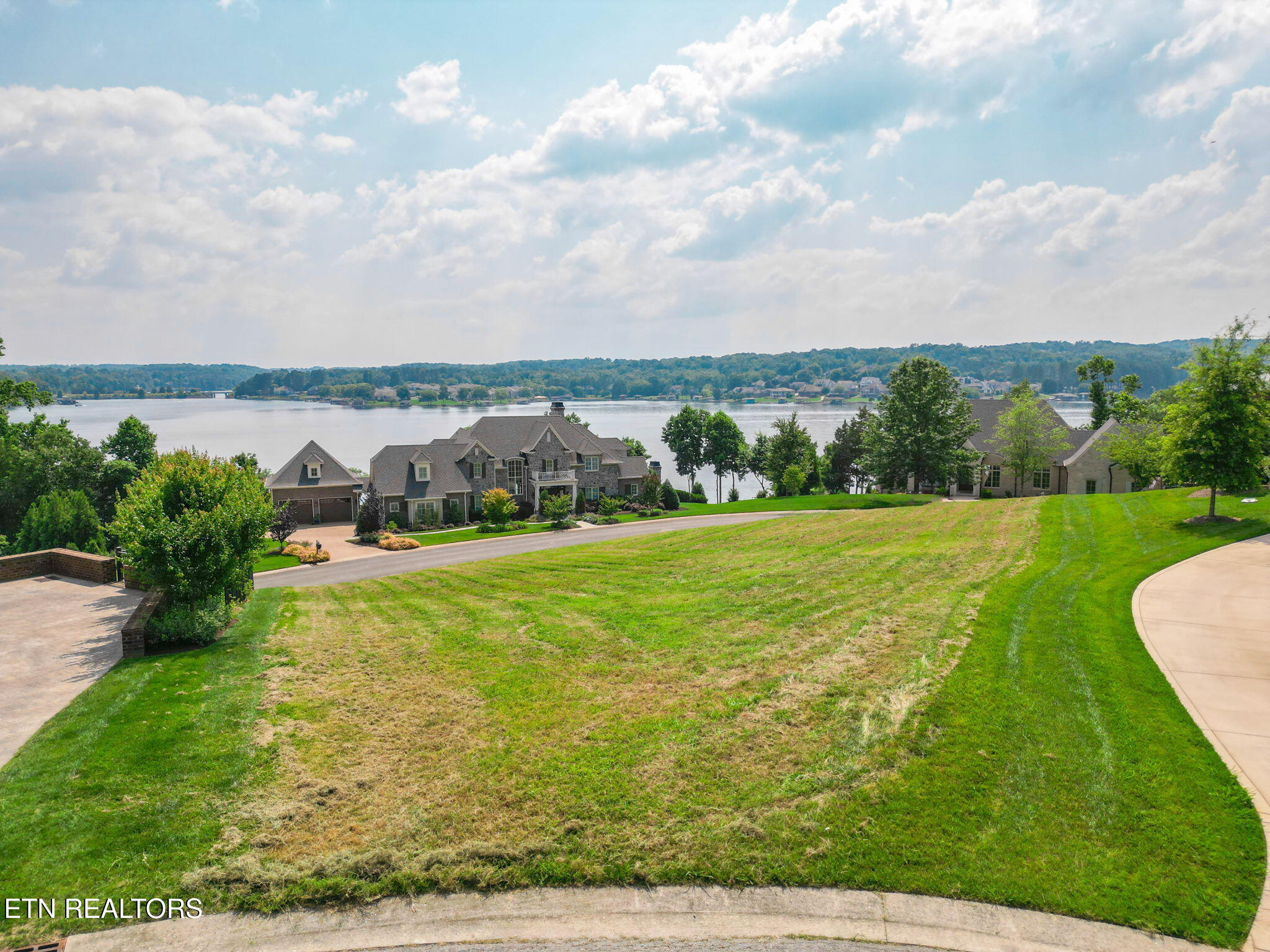 1285 Castaway Lane
