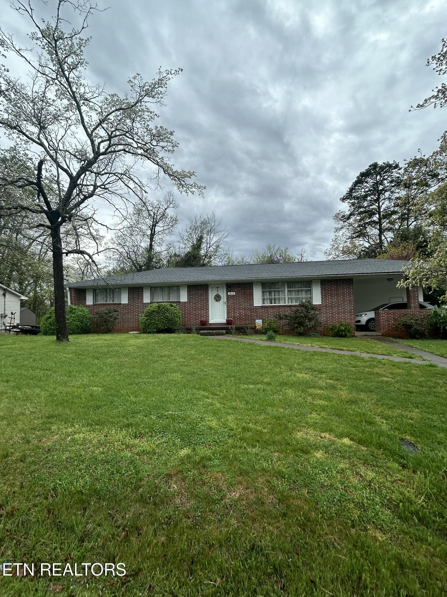 1824 Cherokee St