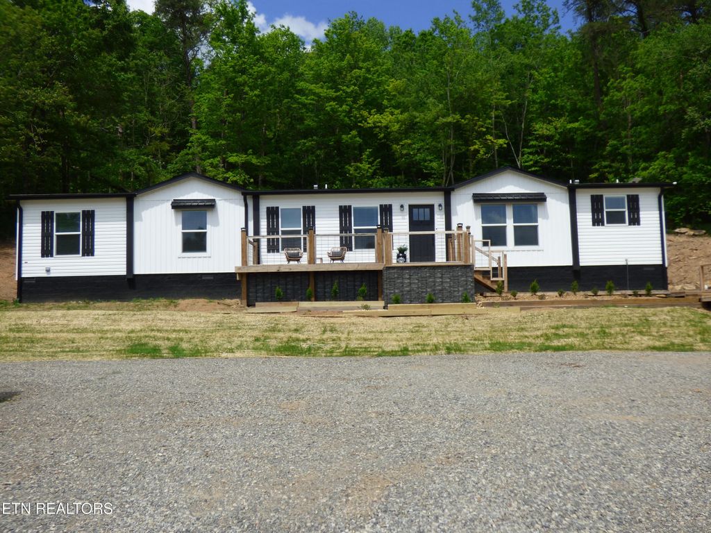 Photo of 456 Main St, Crab Orchard, TN 37723 (MLS # 1339642)