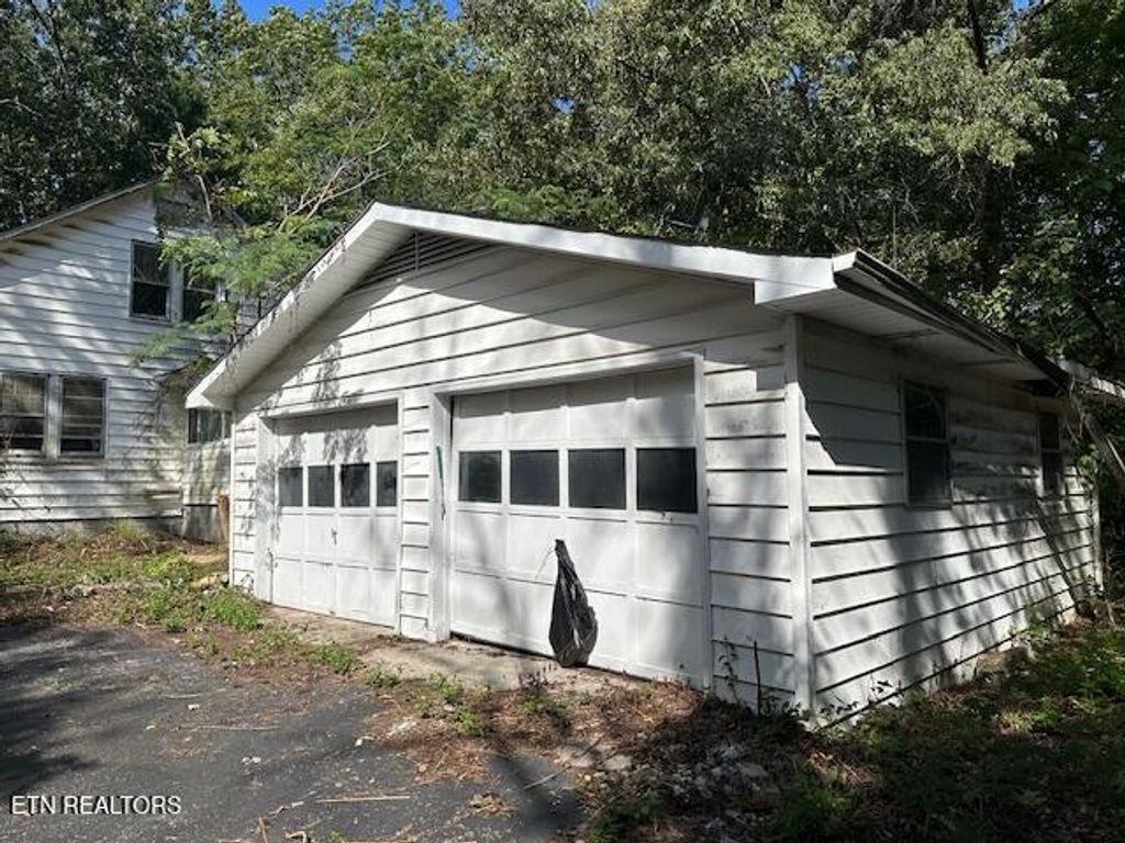 Photo of 120 Laurel Hollow Rd, Clinton, TN 37716 (MLS # 1314436)