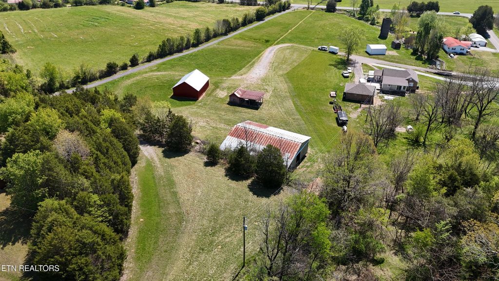 Photo of 130 Mans Hollow Rd, Kingston, TN 37763 (MLS # 1336766)