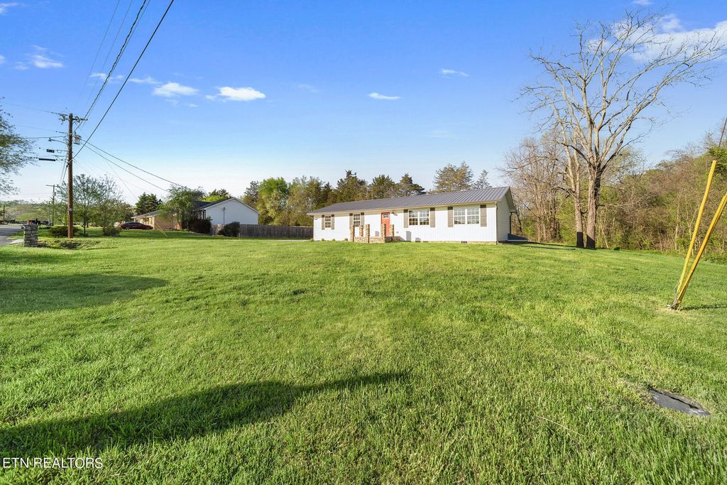 Photo of 204 Green Acres Rd, Maynardville, TN 37807 (MLS # 1260027)
