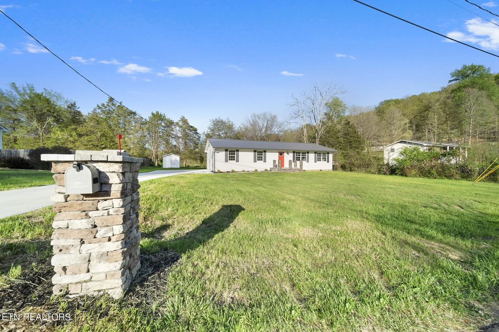 Photo of 204 Green Acres Rd, Maynardville, TN 37807 (MLS # 1260027)