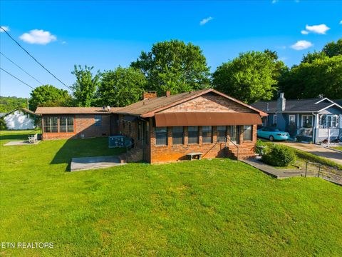 Photo of 924 E Madison Ave, Athens, TN 37303 (MLS # 1342072)