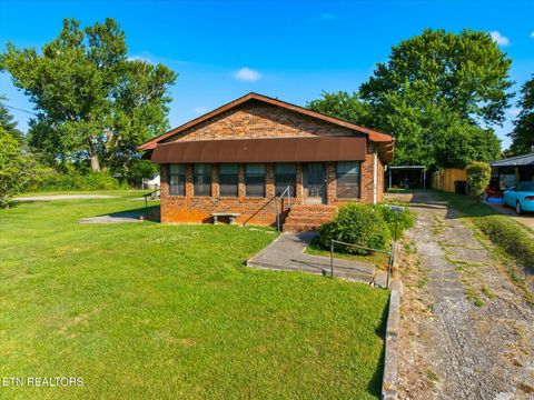 Tiny photo for 924 E Madison Ave, Athens, TN 37303 (MLS # 1342072)