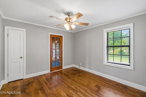 Tiny photo for 924 E Madison Ave, Athens, TN 37303 (MLS # 1342072)
