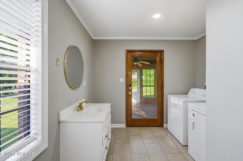 Tiny photo for 924 E Madison Ave, Athens, TN 37303 (MLS # 1342072)