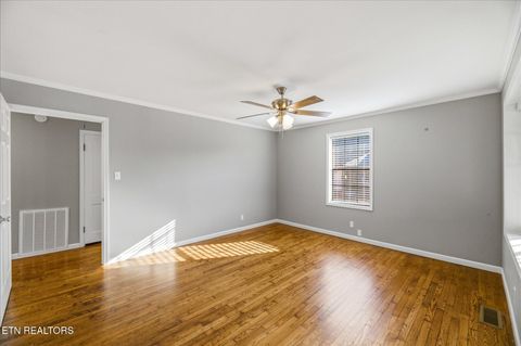 Tiny photo for 924 E Madison Ave, Athens, TN 37303 (MLS # 1342072)