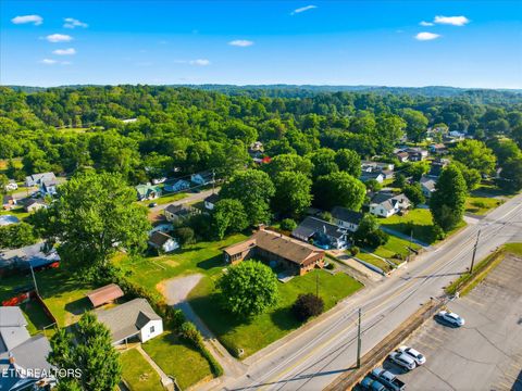 Tiny photo for 924 E Madison Ave, Athens, TN 37303 (MLS # 1342072)