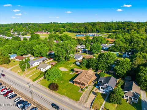 Tiny photo for 924 E Madison Ave, Athens, TN 37303 (MLS # 1342072)