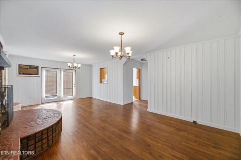 Tiny photo for 924 E Madison Ave, Athens, TN 37303 (MLS # 1342072)