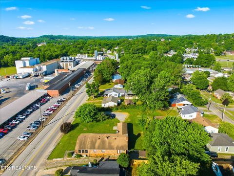 Tiny photo for 924 E Madison Ave, Athens, TN 37303 (MLS # 1342072)