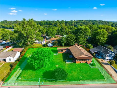 Tiny photo for 924 E Madison Ave, Athens, TN 37303 (MLS # 1342072)