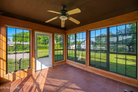 Tiny photo for 924 E Madison Ave, Athens, TN 37303 (MLS # 1342072)