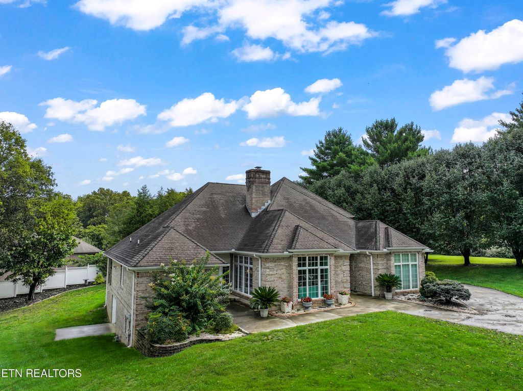 Photo of 108 Deerfield Lane, Oak Ridge, TN 37830 (MLS # 1327728)