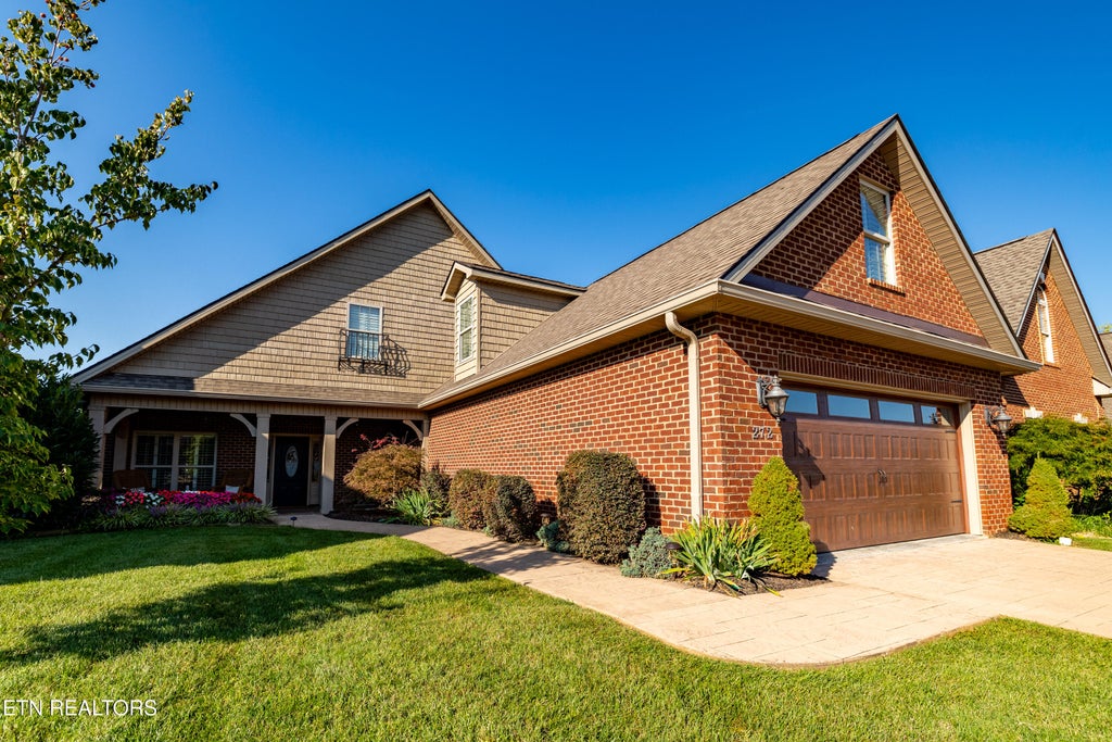 Photo of 272 Savannah Park Drive, Maryville, TN 37803 (MLS # 1357099)