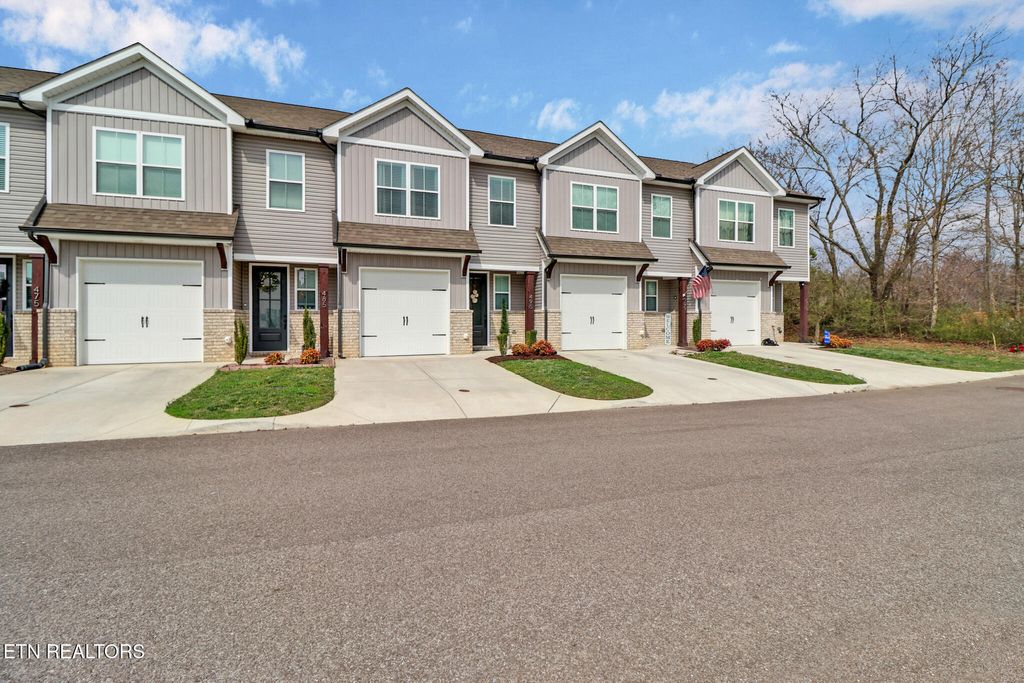 Photo of 495 Harper Village Way, Lenoir City, TN 37771 (MLS # 1331380)