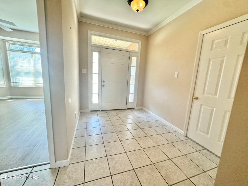 Photo of 847 Sterchi Park Way, Knoxville, TN 37912 (MLS # 1317626)