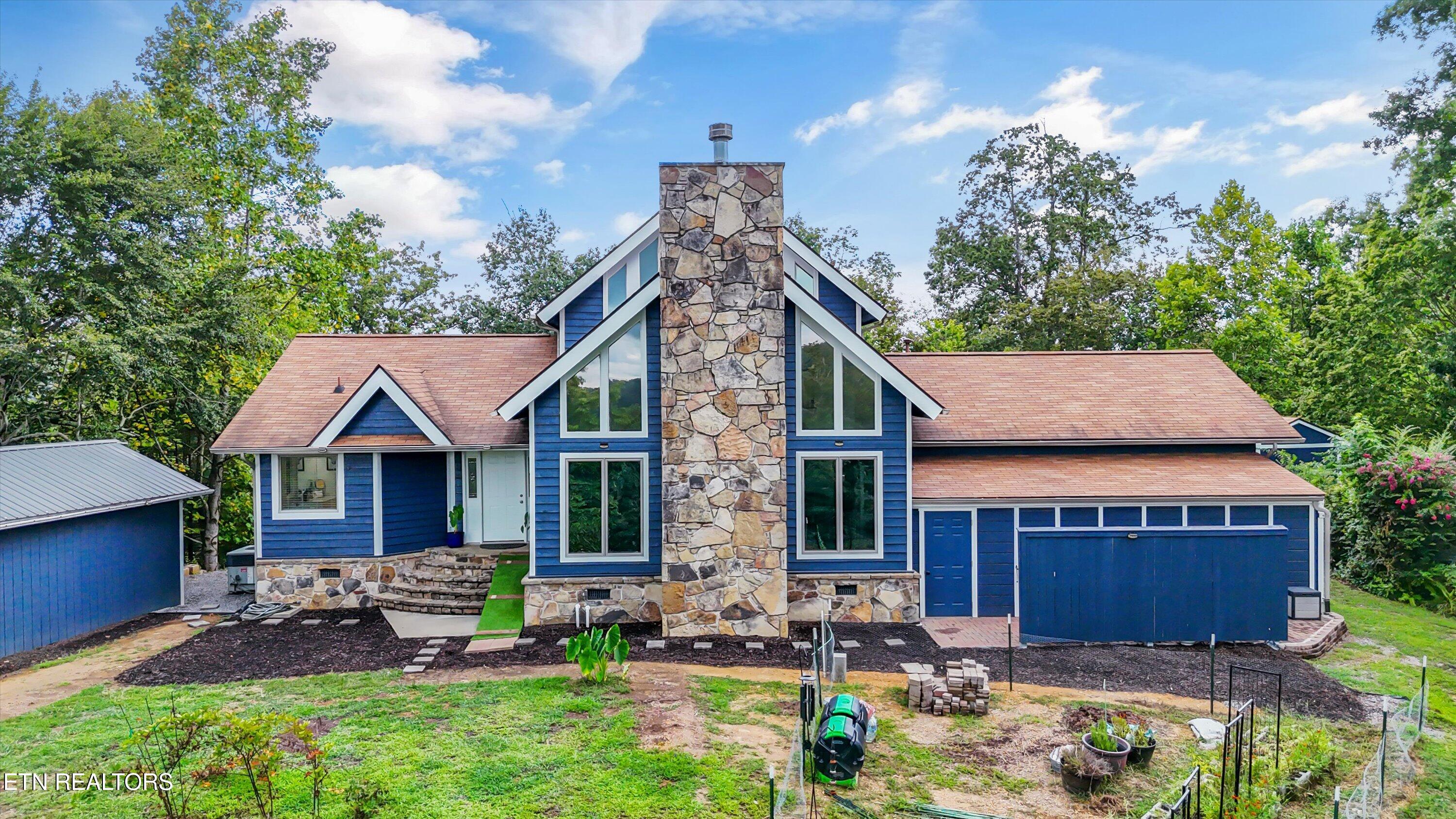 350 Ridgewood Drive
