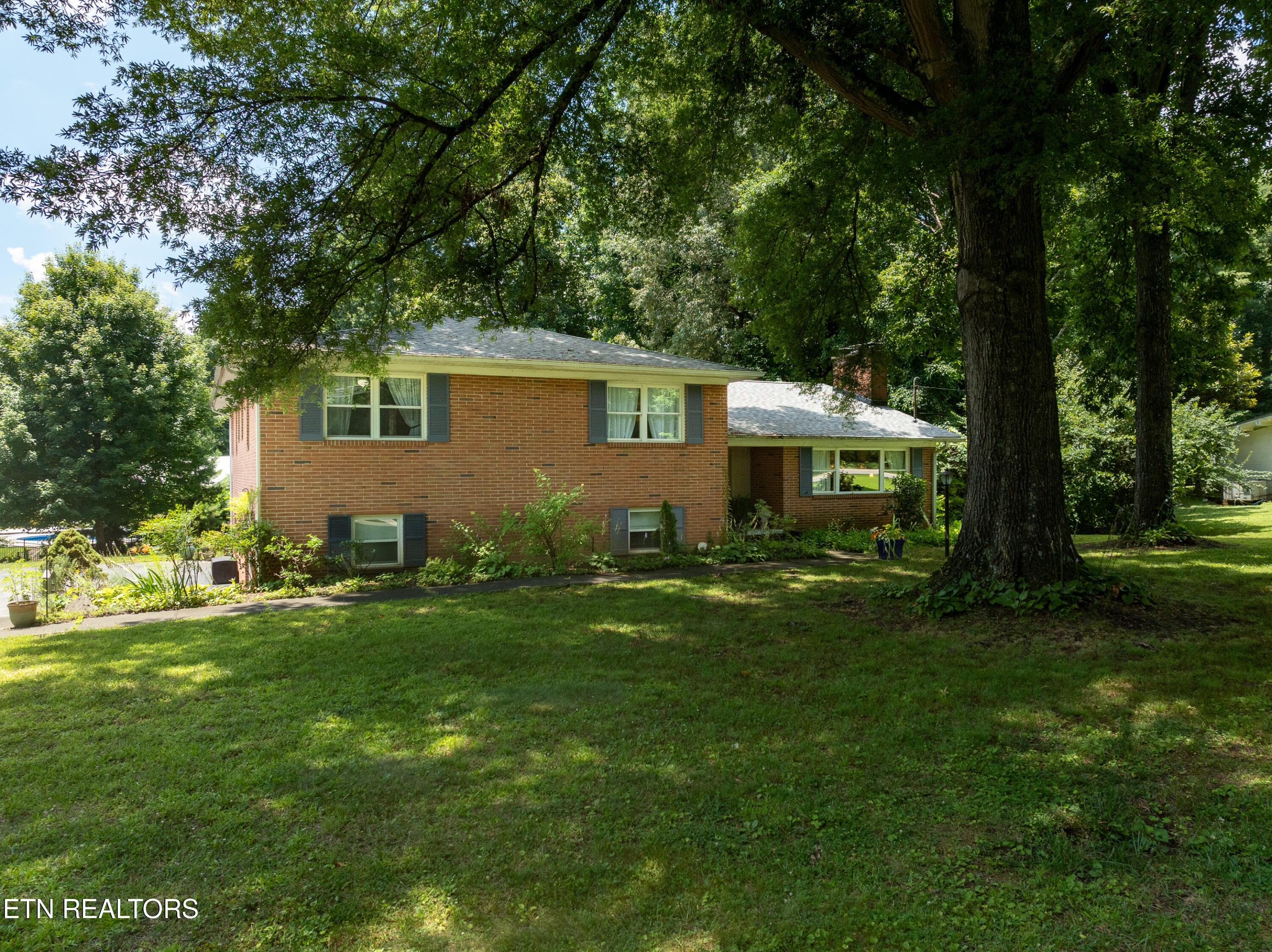 1407 Wilkinson Pike