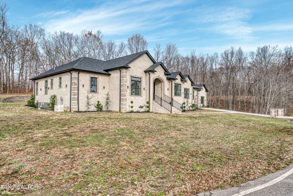Photo of 519 Cumberland View Drive, Crossville, TN 38555 (MLS # 1324786)