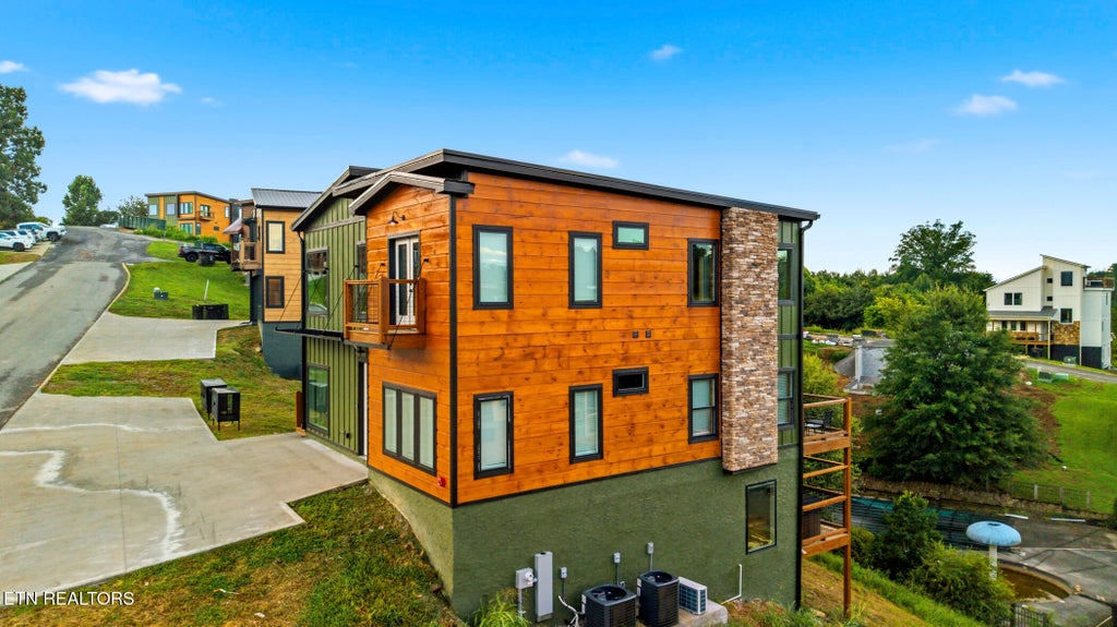 Photo of 1579 Rainbow Ridge Way, Sevierville, TN 37862 (MLS # 1350861)