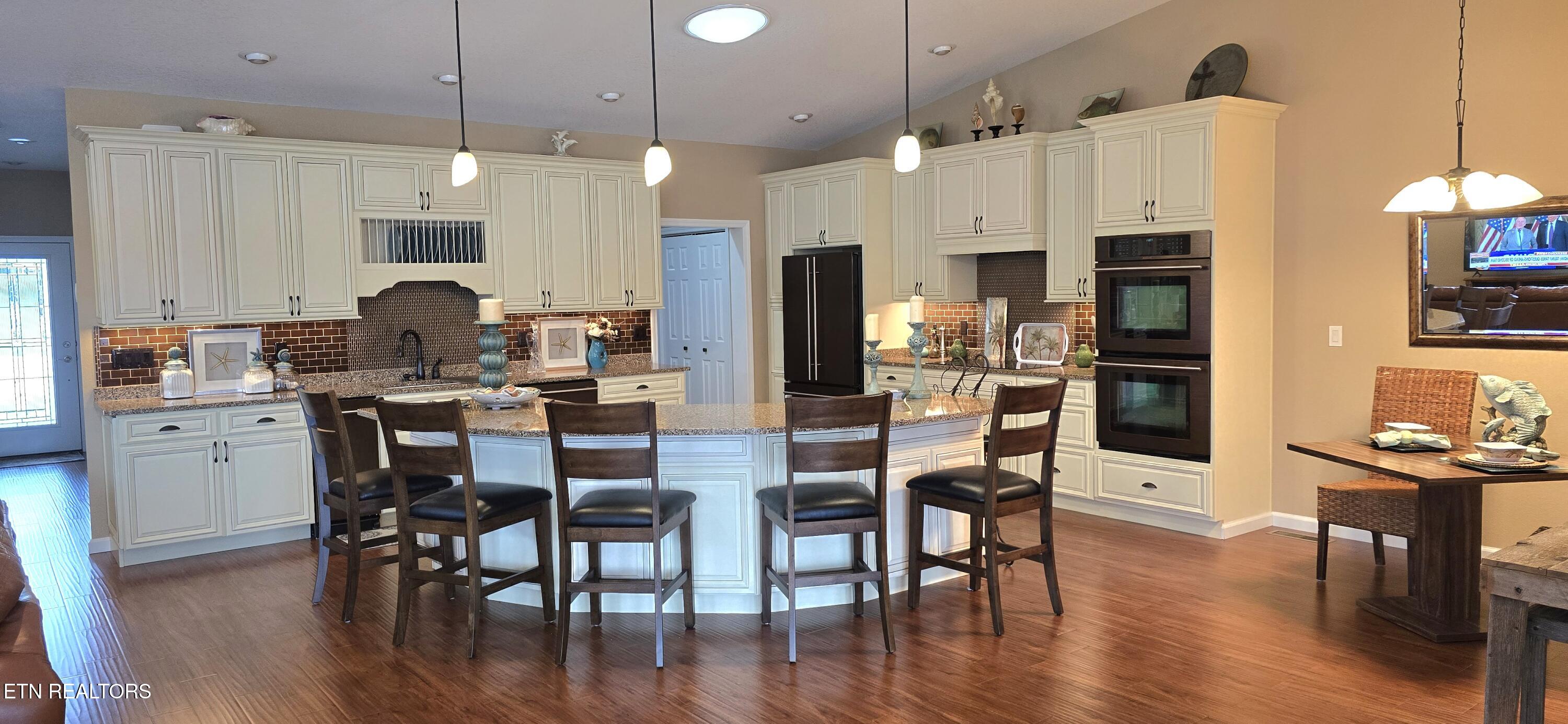 277 Hawthorn Loop