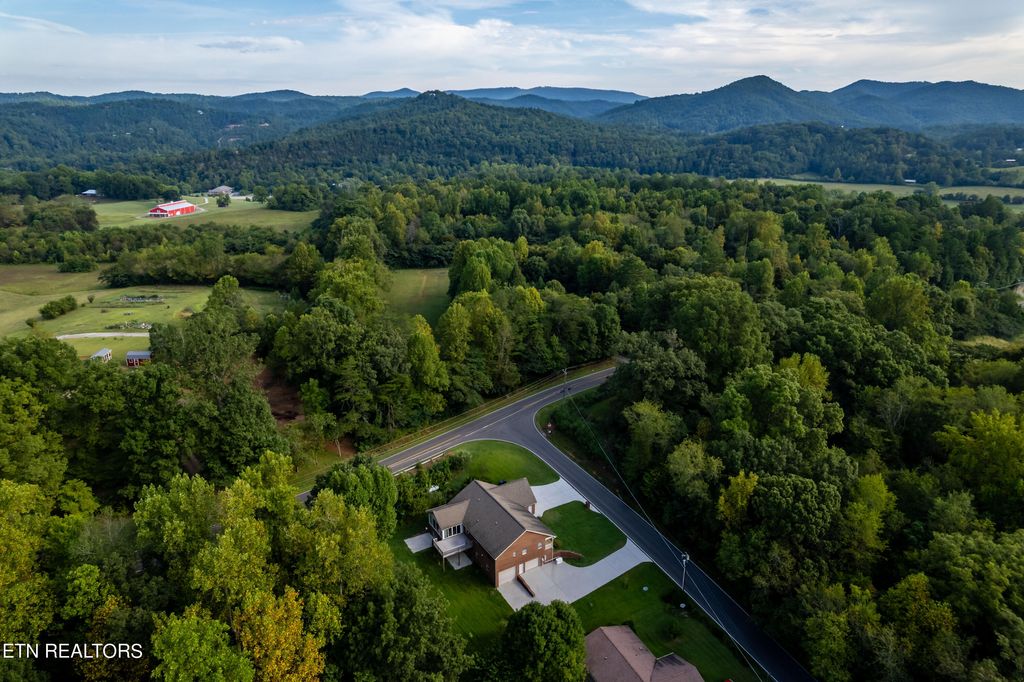 Photo of 206 Boat Gunnel Rd, Townsend, TN 37882 (MLS # 1276264)