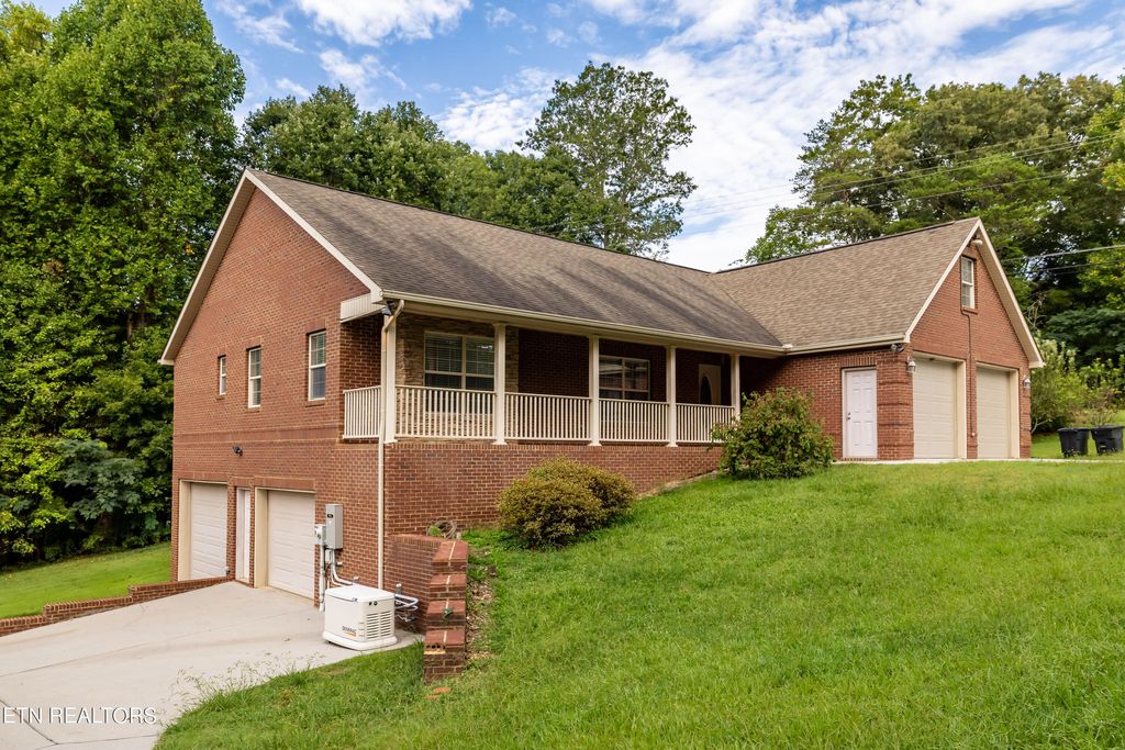 Photo of 206 Boat Gunnel Rd, Townsend, TN 37882 (MLS # 1276264)