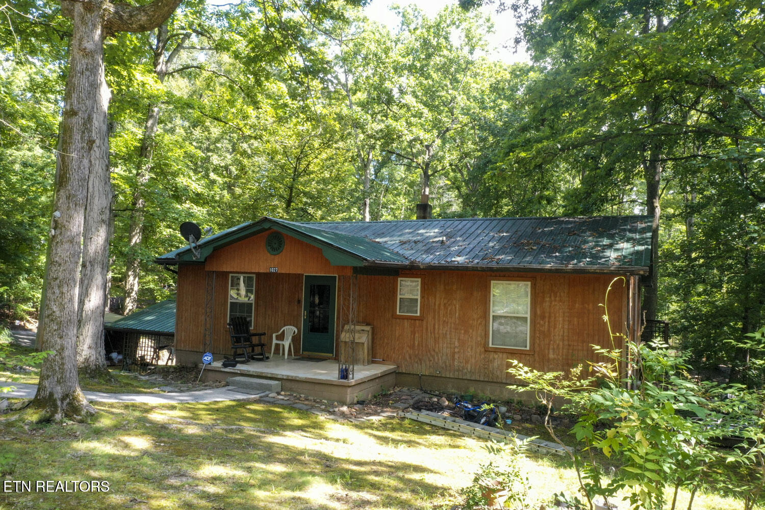 1027 Dean Circle