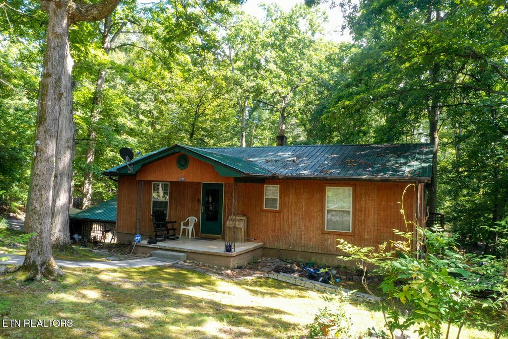 Photo of 1027 Dean Circle, Dandridge, TN 37725 (MLS # 1312851)