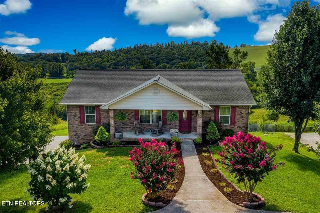 Photo of 530 Coffey Rd, New Tazewell, TN 37825 (MLS # 1331970)