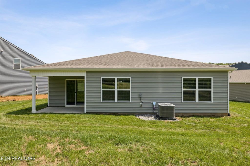 Photo of 189 S Blissful Meadows Drive, Harriman, TN 37748 (MLS # 1296785)