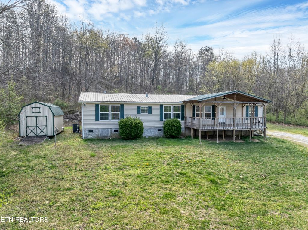 Photo of 714 S Kingston Ave, Rockwood, TN 37854 (MLS # 1334464)