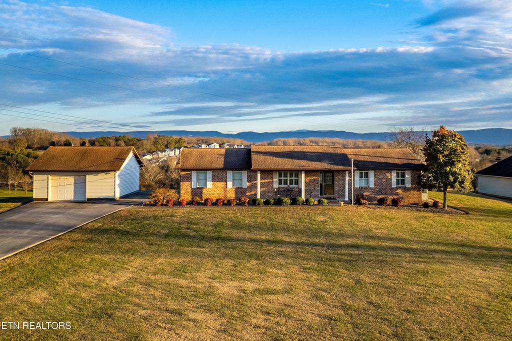 Photo of 3526 Ridgeway Trail Tr, Maryville, TN 37801 (MLS # 1326947)