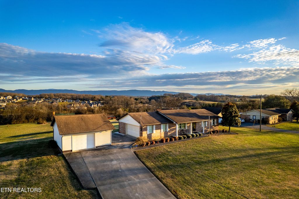 Photo of 3526 Ridgeway Trail Tr, Maryville, TN 37801 (MLS # 1326947)