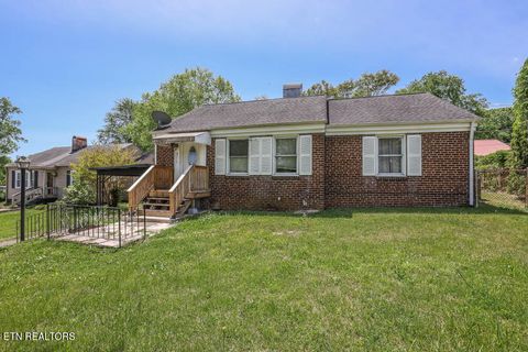 Single Family Residence in Alcoa TN 211 Hemlock St.jpg