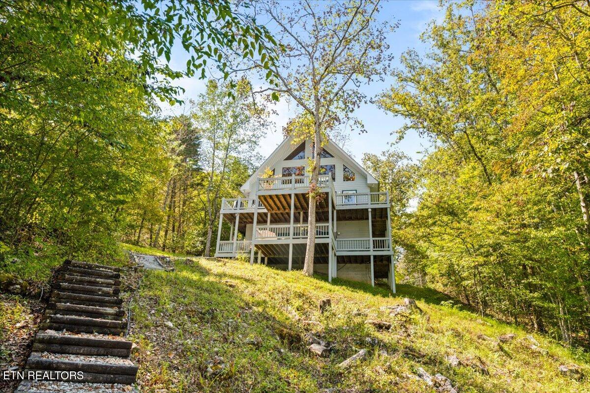 939 E Norris Point Rd