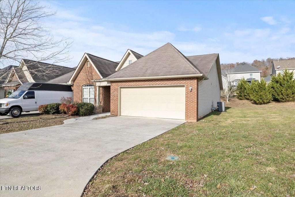 Photo of 6173 E McMillan Creek Drive, Knoxville, TN 37924 (MLS # 1315962)