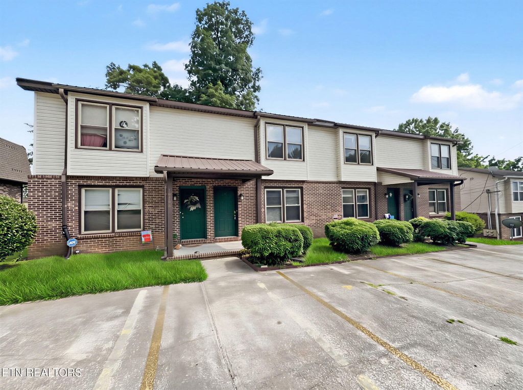 Photo of 10408 Victoria DR, Knoxville, TN 37922 (MLS # 1348399)