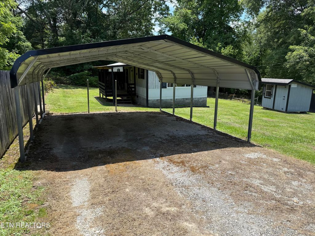 Photo of 119 Clayborn Ave, Jamestown, TN 38556 (MLS # 1345967)