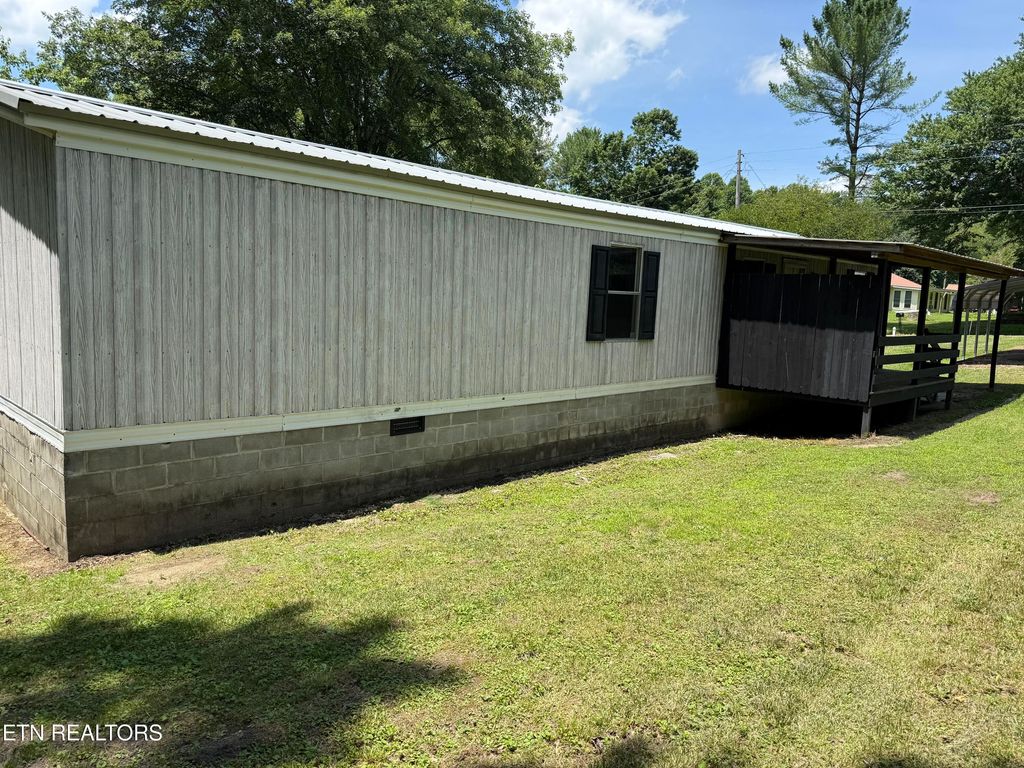 Photo of 119 Clayborn Ave, Jamestown, TN 38556 (MLS # 1345967)